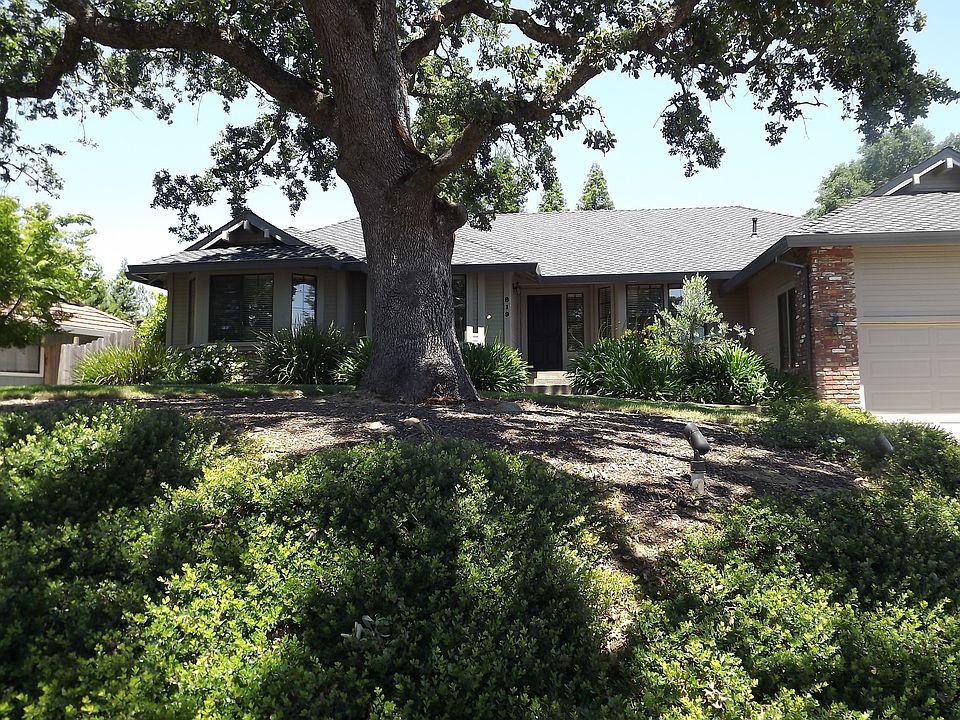 1st image of 819 Marina View Dr