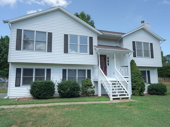 2nd image of 28 Melanie Hollow Ln