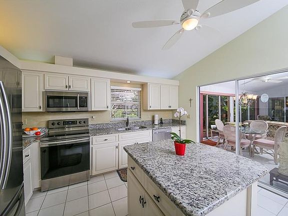 5th image of 5605 Garden Lakes Majestic