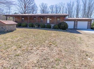 1068 Steele Acres Rd, Sandy Ridge, NC 27046