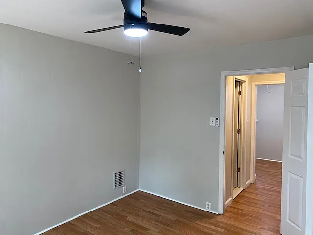 2nd Fl Front Bedroom w closet