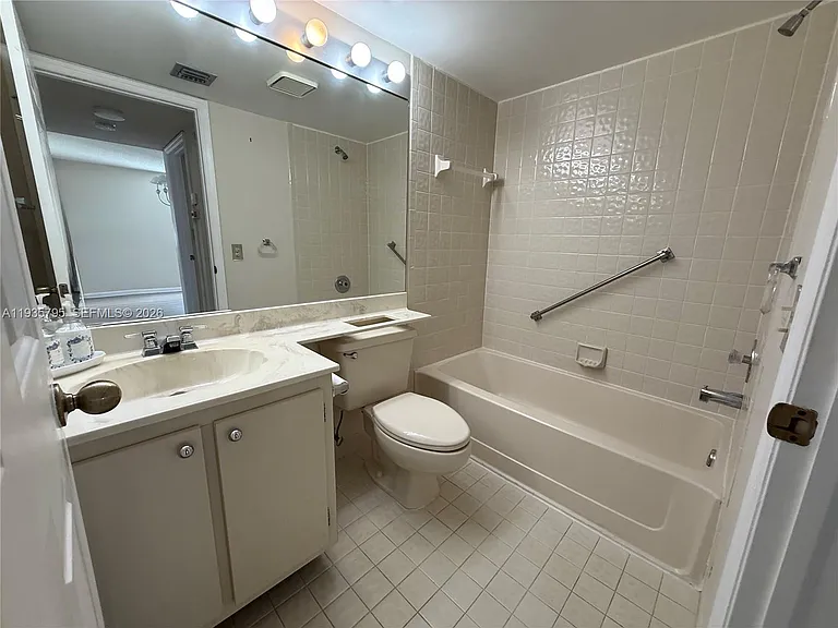 10426 E Clairmont Cir #212 — Photo 24