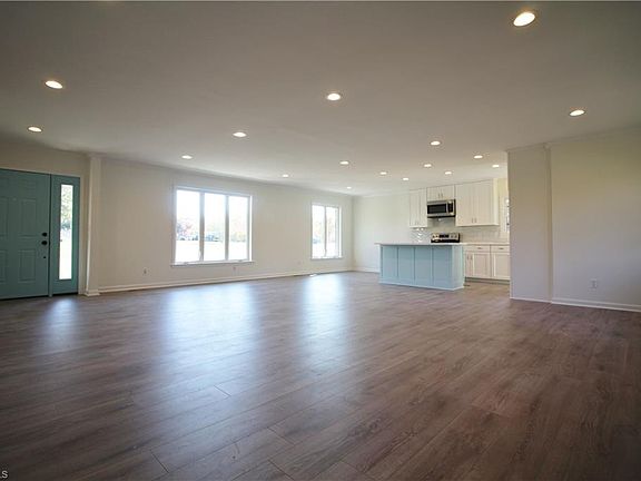 4th image of 600 Beachland Dr