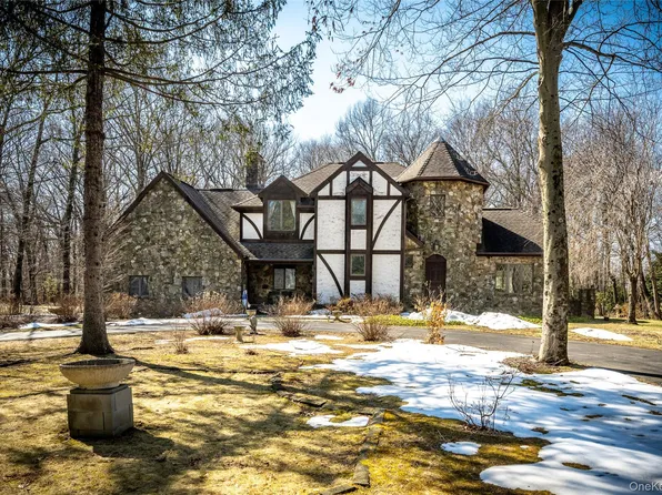 14 Geneva Drive, Hopewell Junction, NY 12533