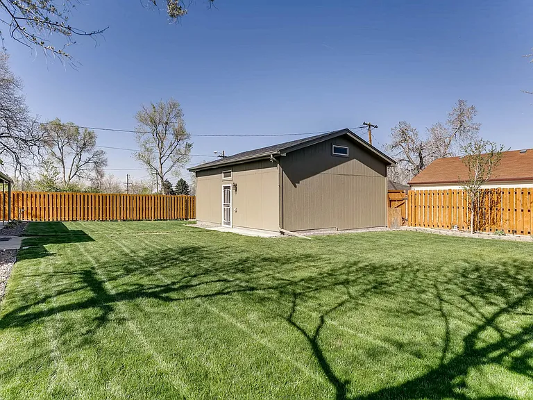 2600 Olive St — Photo 10