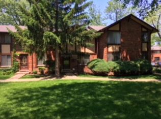 18W148 Standish Ln, Villa Park, IL 60181