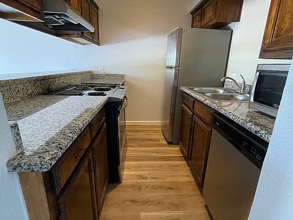 2nd image of 505 Eagle Dr #5