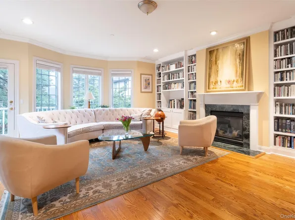 31 1st Street, Pelham, NY 10803