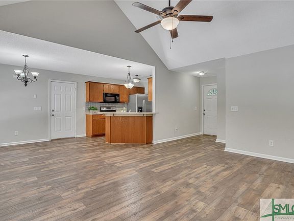 5th image of 321 Barrister Circle