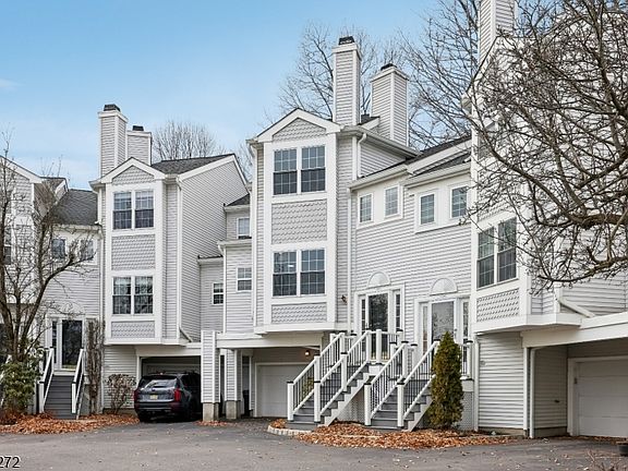 4th image of 1310 Grandview Ct