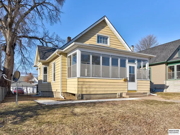 5122 S 38th St, Omaha, NE 68107