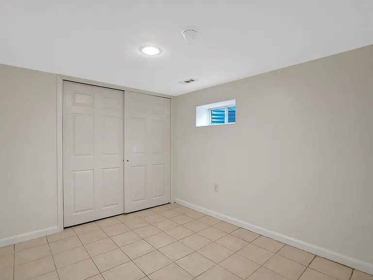 510 E Windsor Ave — Photo 16