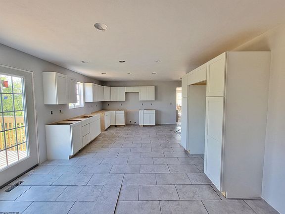 2nd image of 570 Auburn Ln
