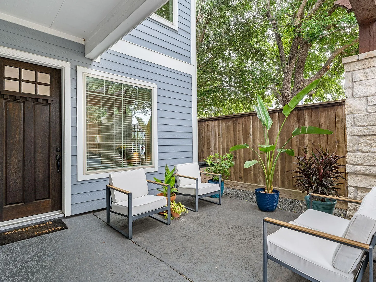 3 bed, 2.5 bath, 2328 sqft, $2,995 — Photo 2