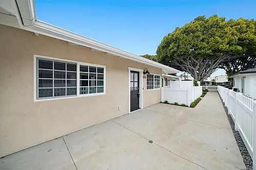 1805 Clay St Photo 1