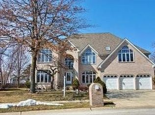 123 Founders Pointe S, Bloomingdale, IL 60108