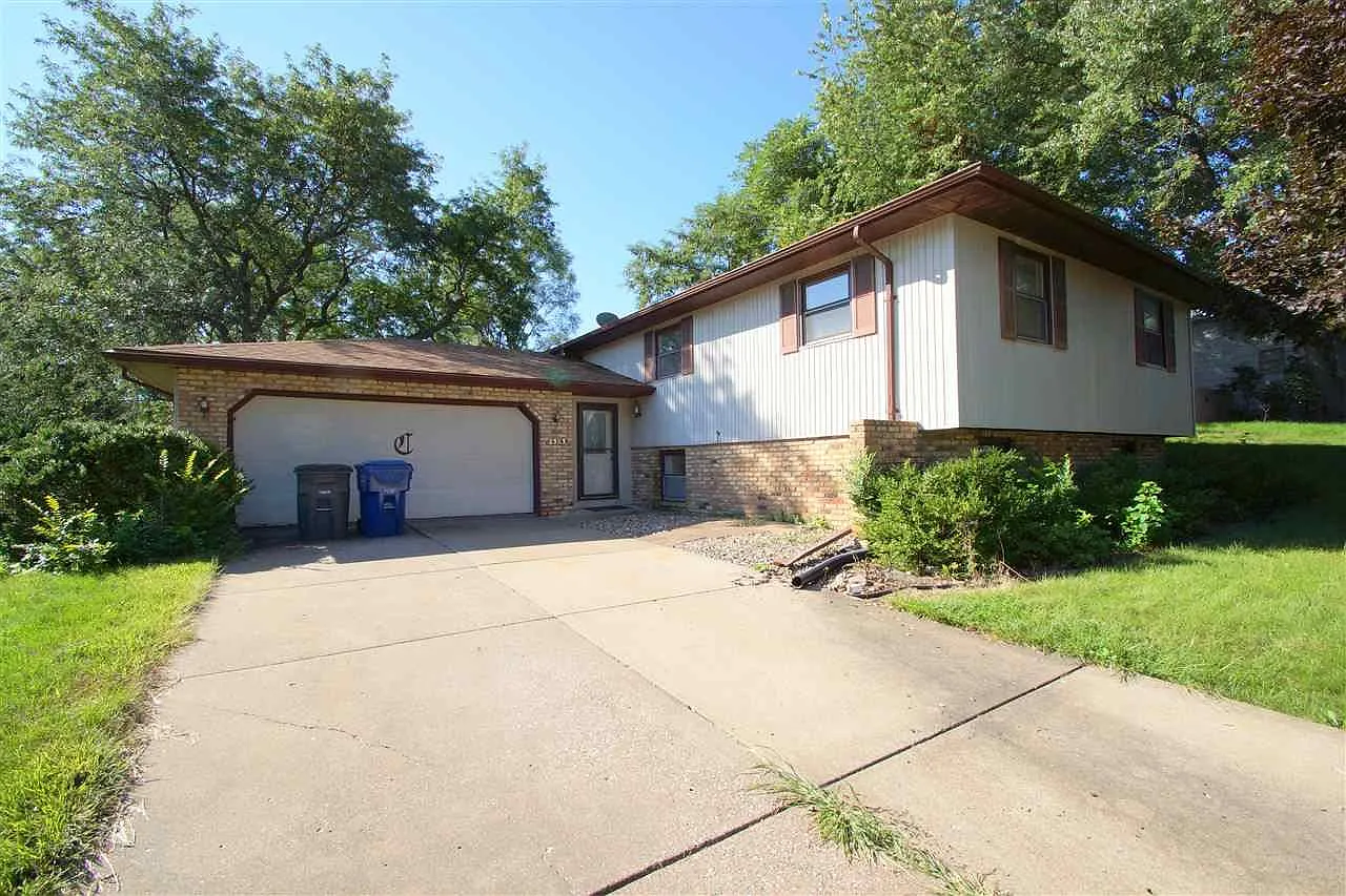 2505 E Dale Ct photo 1