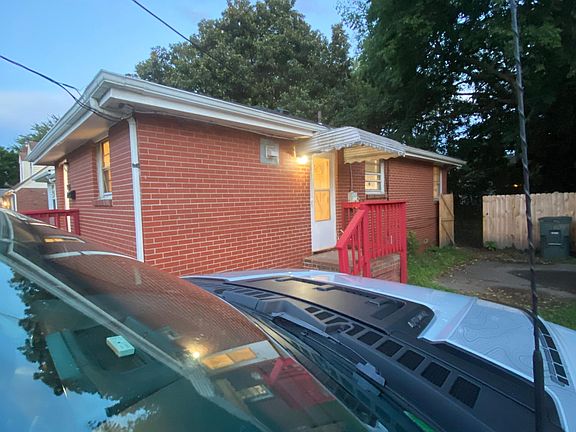 3rd image of 1339 W 42nd St