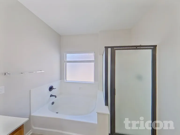 40086 W Bonneau St — Photo 10