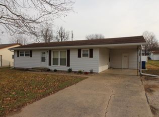 118 Evergreen Dr, Olney, IL 62450