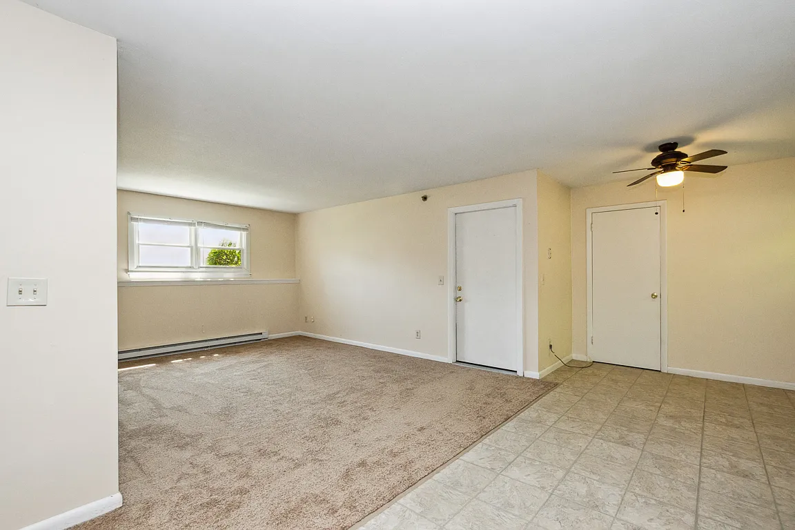 Hillside Apartments — Photo 4