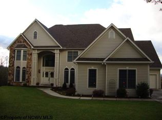 325 Dove Dr, Morgantown, WV 26508