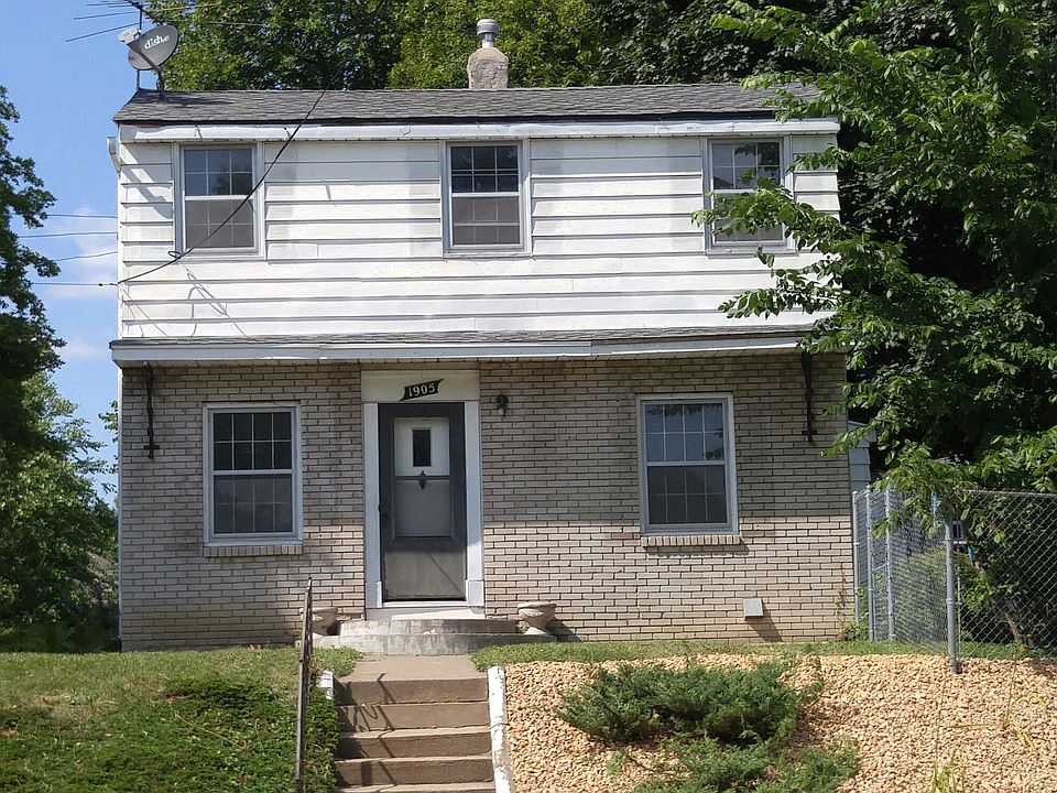 1st image of 1905 Lowry Ave NE