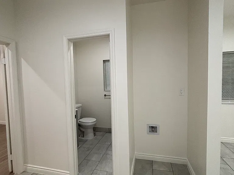 1517 Acacia #A — Photo 3