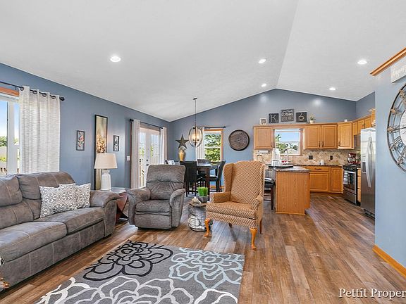 4th image of 9091 Wabasis Shores Dr NE