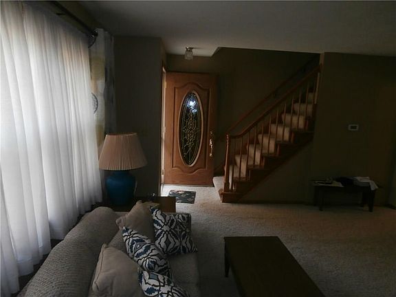 2nd image of 1738 Skyline Dr