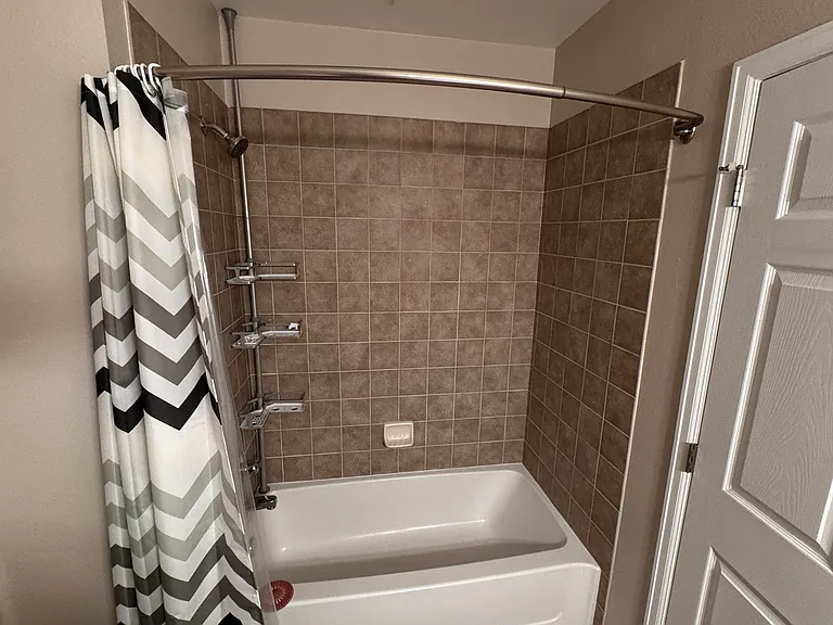 Full Bath in Jack & Jill 2nd Bathroom