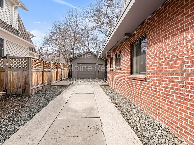 2447 6th St — Photo 35
