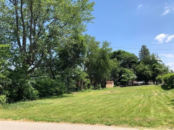 2703 Butt St, Erie, PA 16506