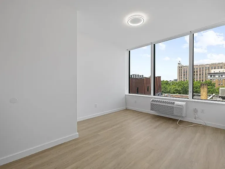 Soundview Apartments — Photo 26