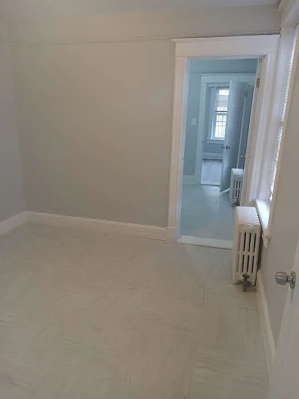 3 bed, 900 sqft, $3,300 — Photo 3