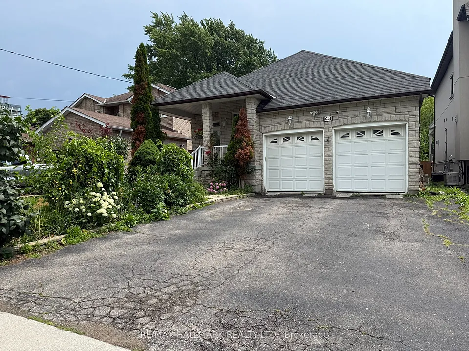 43 Oak Ave