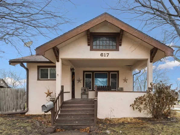 617 E Charles St, Oelwein, IA 50662