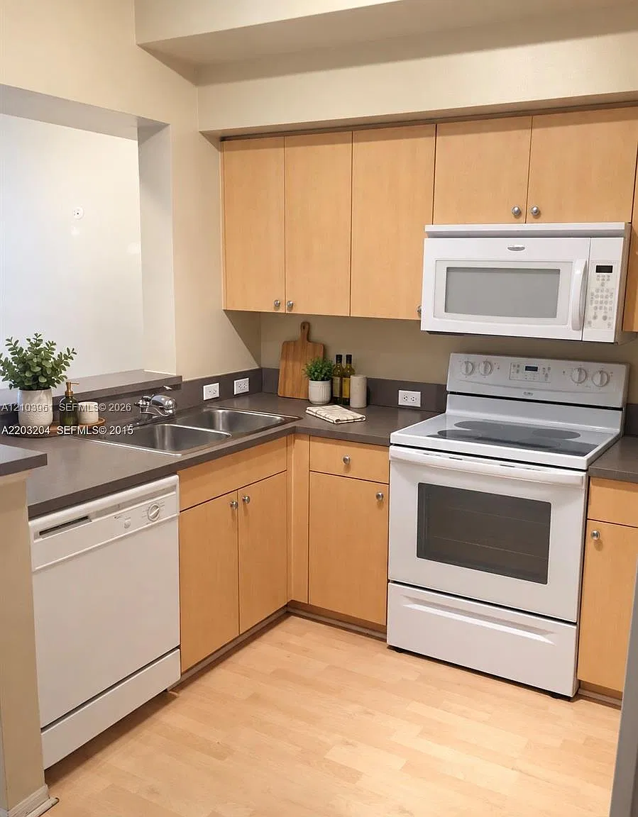 Aventi At Aventura Condo — Photo 2