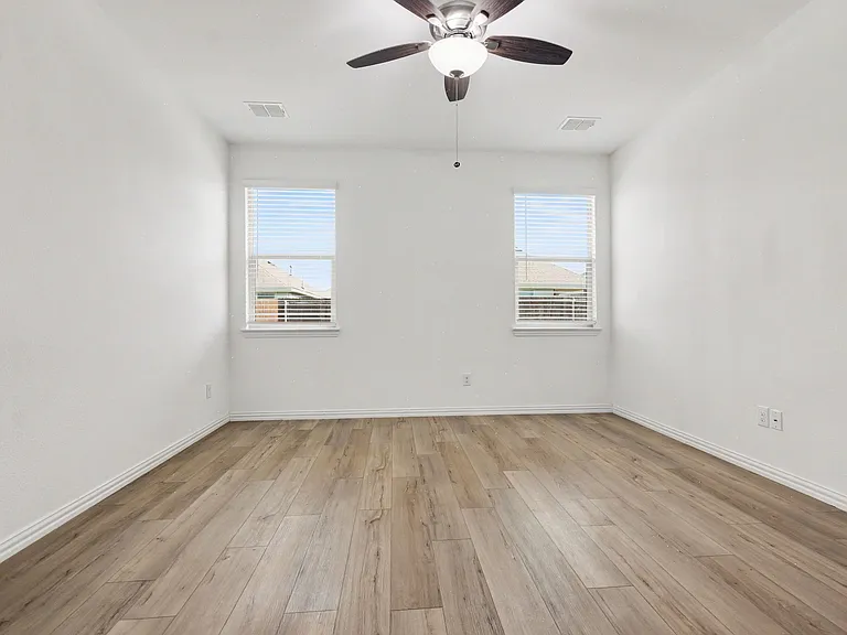 1118 Mahogany Ln — Photo 18