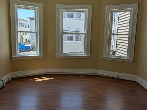5 Conduit St Floor 2, Lawrence, MA 01841
