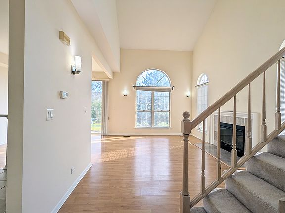 2nd image of 549 Woodcrest Dr