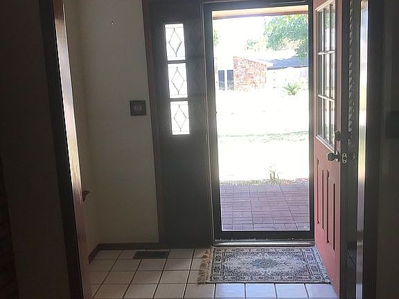 3rd image of 2557 Highwood Dr