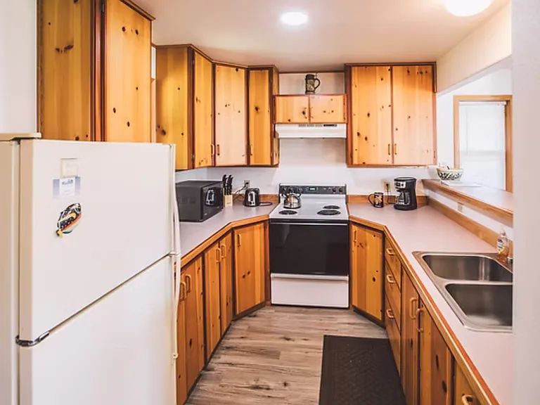 22614 Terrace Dr — Photo 7