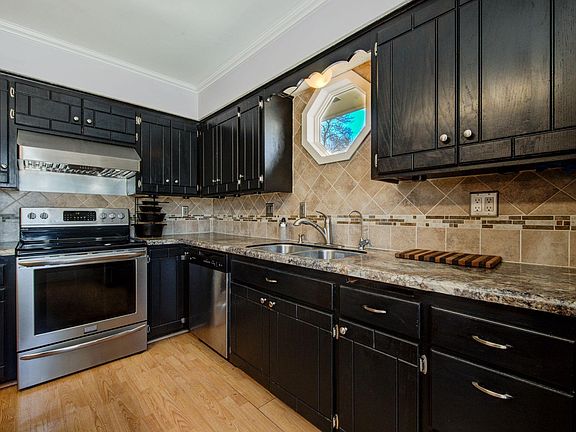 3rd image of 4050 Cinnabar Dr