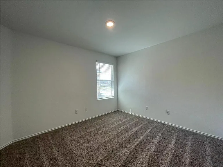 216 Arnage Dr — Photo 10