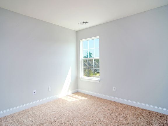 These photos are representative of this floor plan, but all options may not be available in every co