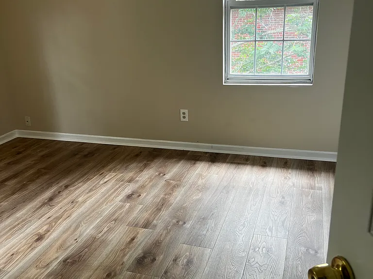692 Pilgrim Ford Ct — Photo 8