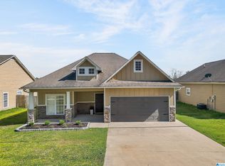 201 Bonnieville Dr, Calera, AL 35040