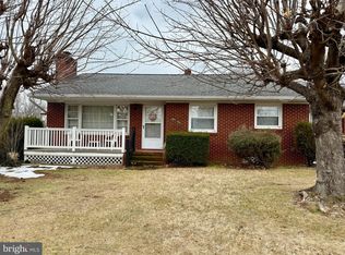 105 Lewis Ave, Elkton, VA 22827