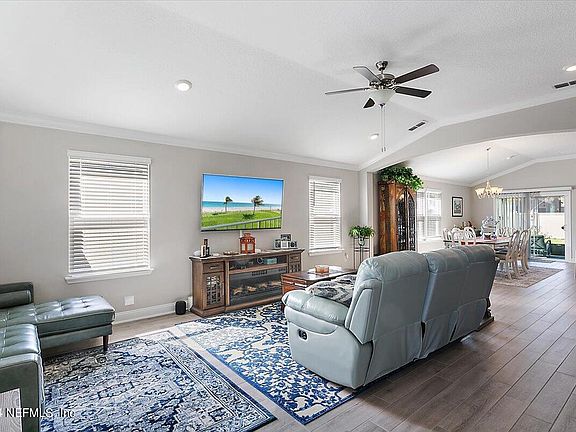 4th image of 149 ALAGON Way